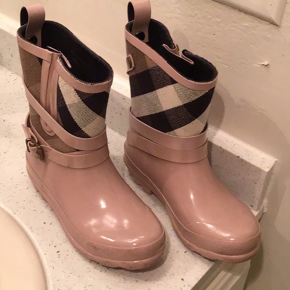 Burberry Shoes - Burberry rain boots (girls)